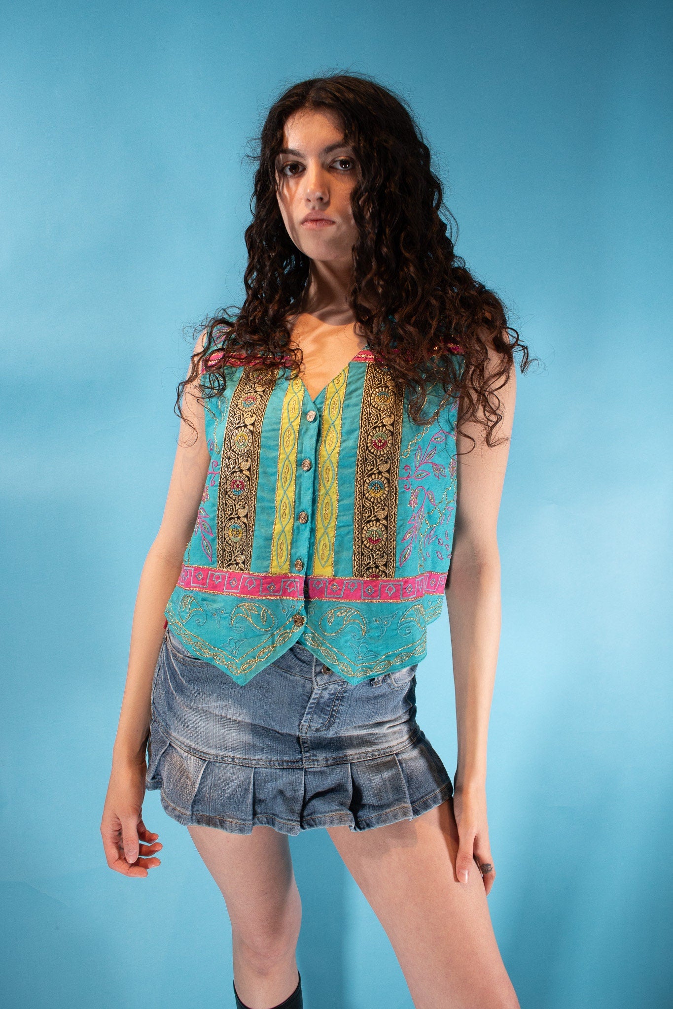 Vintage 1980s Size L Embroidered Indian Waistcoat in Turquoise.