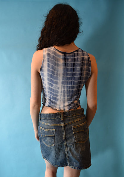 Vintage Y2K Size M Tie Dye Cropped Tank Top in Blue.