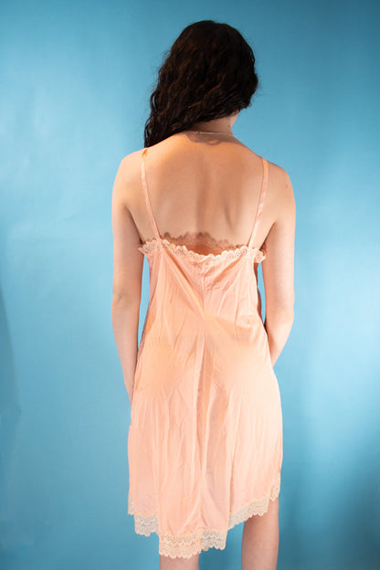 Vintage 1960s Size M Lace Trim Cami Slip in Peach.